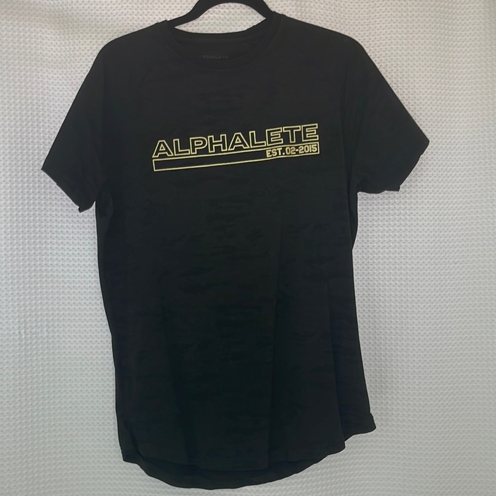 Alphalete camo scoop tee